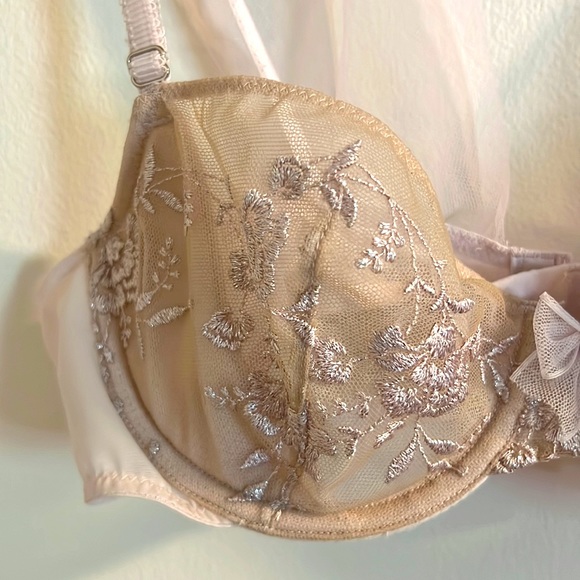 Victoria Secret angels unlined demi bra - Picture 2 of 6